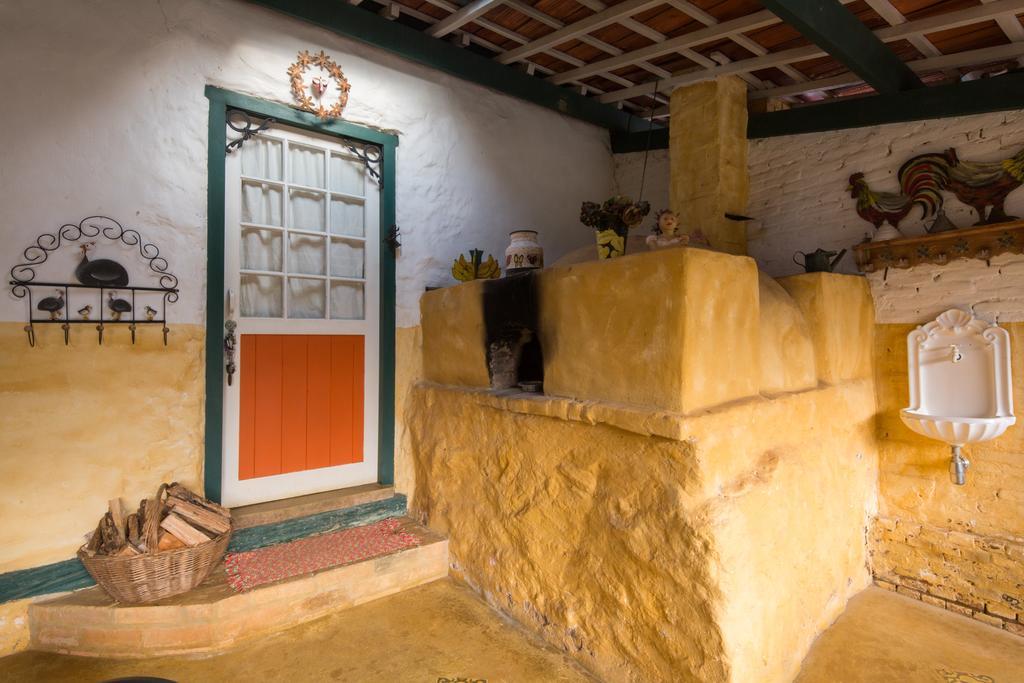 Pousada Chales Da Casa Centenaria Санту-Антониу-ду-Пиньял Экстерьер фото